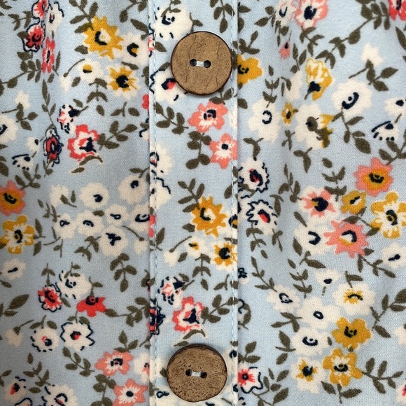 No Boundaries adorable long sleeve top w dainty floral print. Juniors XXL - Picture 3 of 7